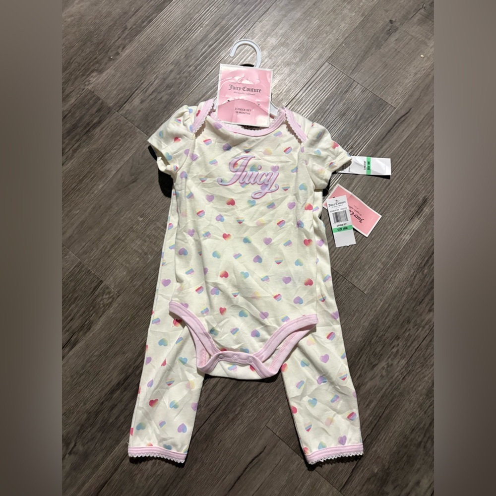 NWT Infant 3 Piece Juicy Couture Set 18mth